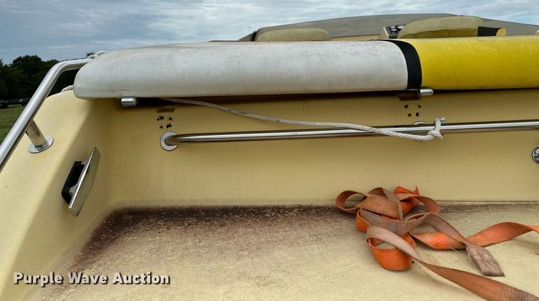 image for item OG9138 1991 Baja 270  boat