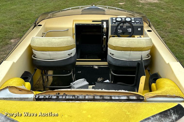 image for item OG9138 1991 Baja 270  boat