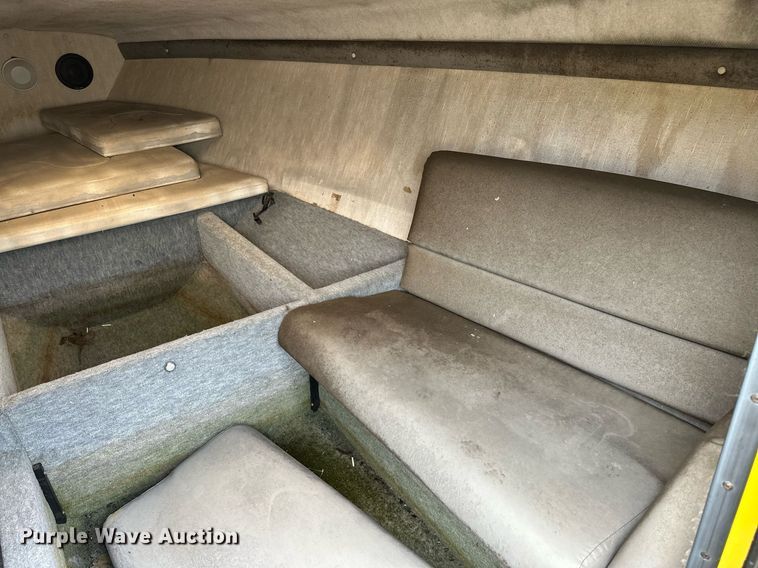 image for item OG9138 1991 Baja 270  boat