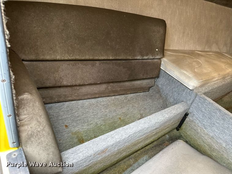 image for item OG9138 1991 Baja 270  boat