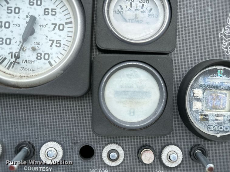 image for item OG9138 1991 Baja 270  boat