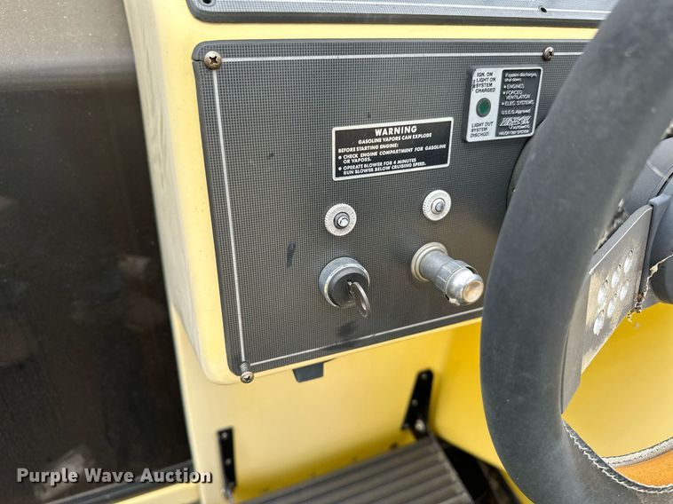 image for item OG9138 1991 Baja 270  boat