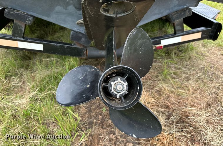 image for item OG9138 1991 Baja 270  boat