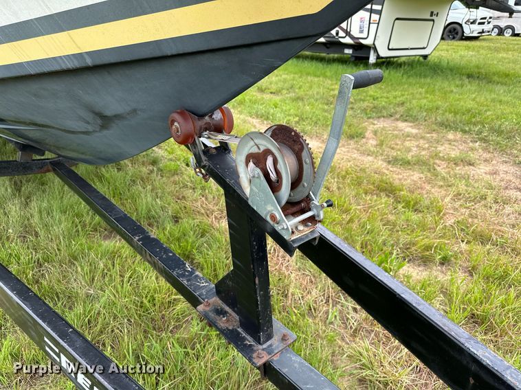 image for item OG9138 1991 Baja 270  boat