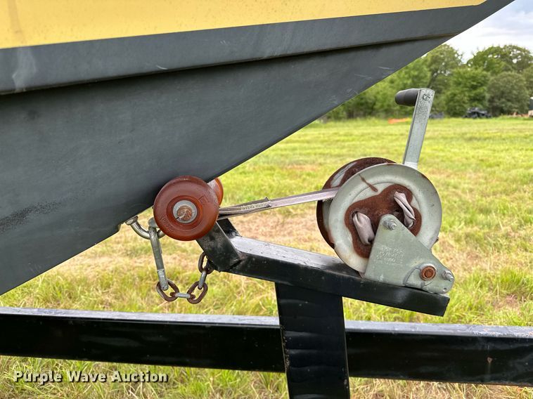 image for item OG9138 1991 Baja 270  boat