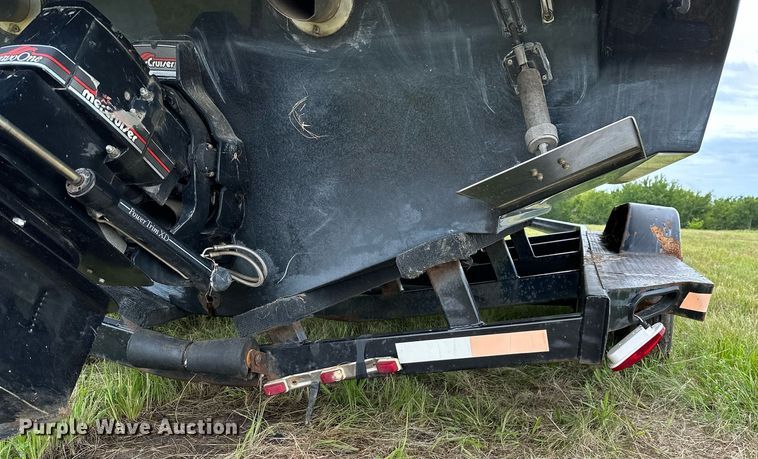 image for item OG9138 1991 Baja 270  boat