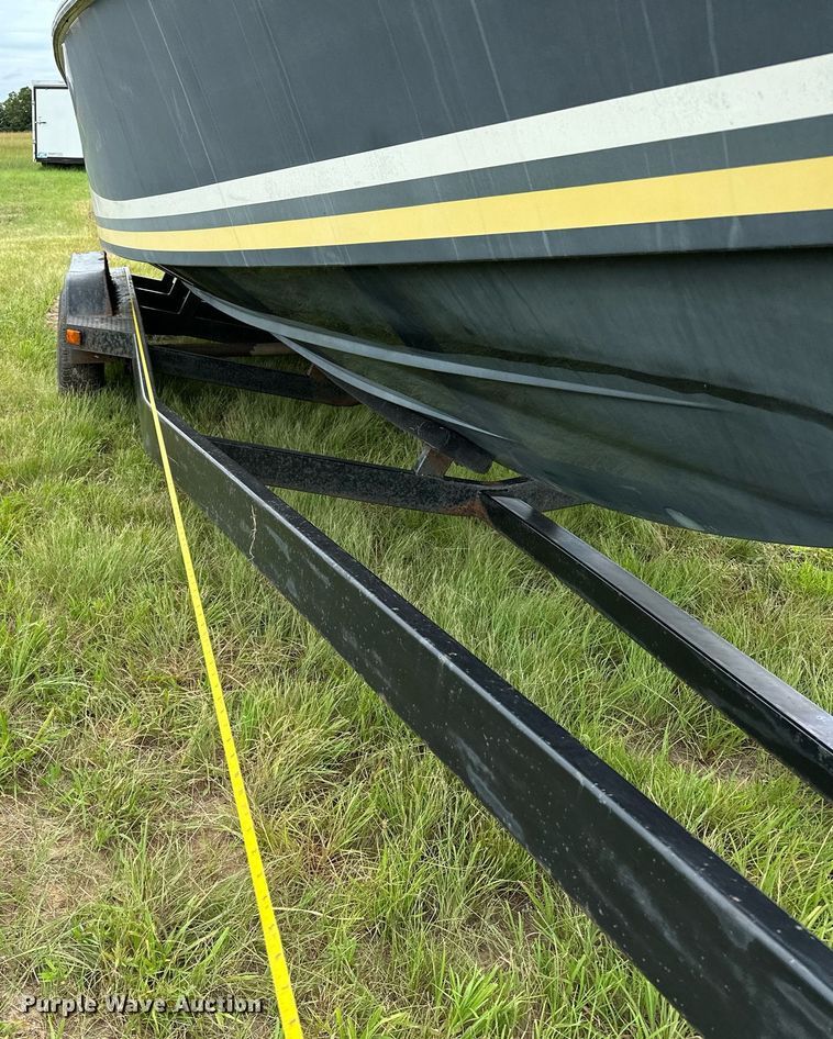 image for item OG9138 1991 Baja 270  boat