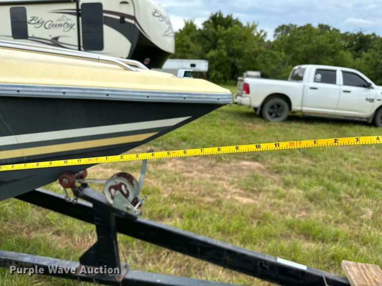 image for item OG9138 1991 Baja 270  boat