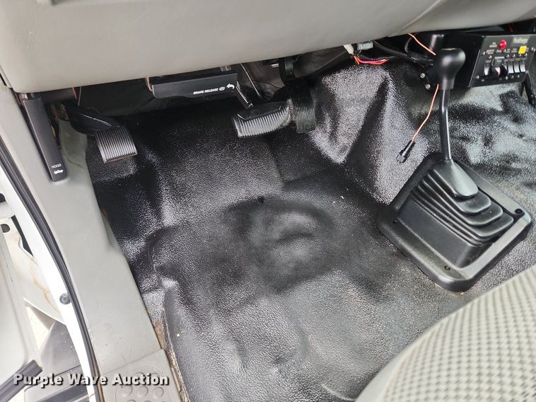 image for item OK9600 2007 Ford F450 Super Duty XL  utility / service truck