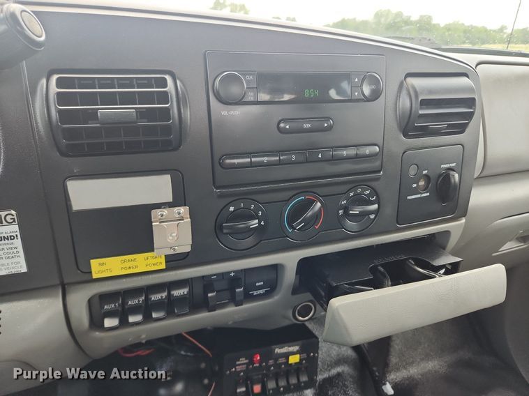 image for item OK9600 2007 Ford F450 Super Duty XL  utility / service truck