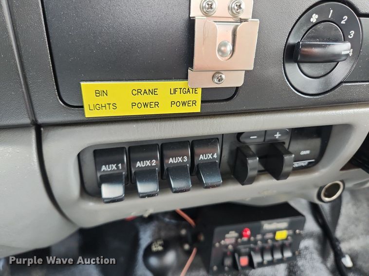 image for item OK9600 2007 Ford F450 Super Duty XL  utility / service truck