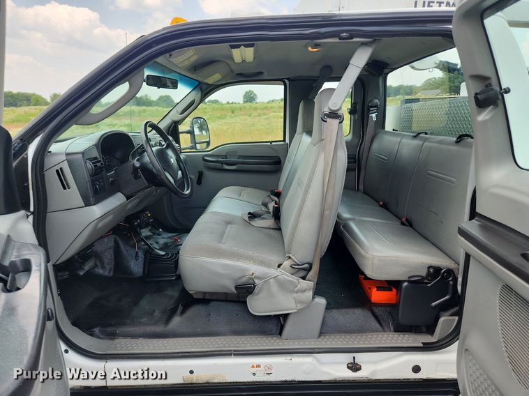 image for item OK9600 2007 Ford F450 Super Duty XL  utility / service truck