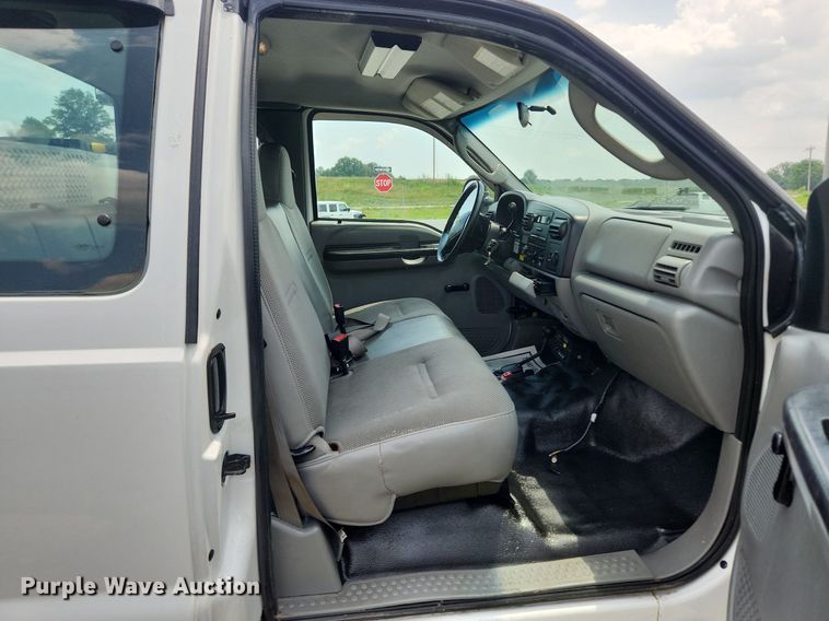 image for item OK9600 2007 Ford F450 Super Duty XL  utility / service truck