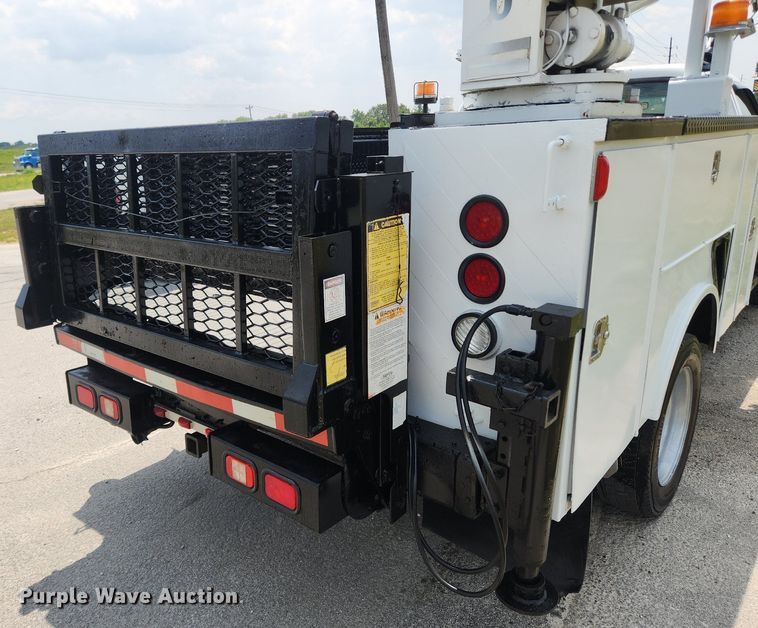 image for item OK9600 2007 Ford F450 Super Duty XL  utility / service truck