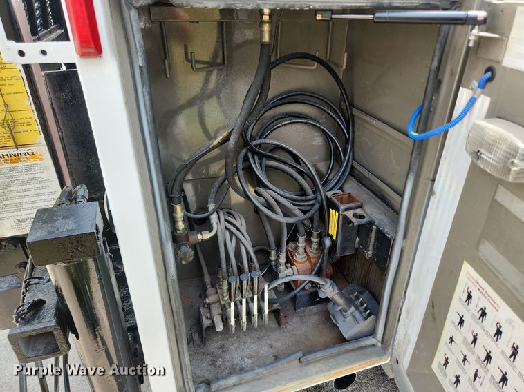 image for item OK9600 2007 Ford F450 Super Duty XL  utility / service truck