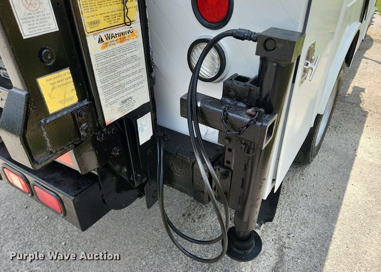 image for item OK9600 2007 Ford F450 Super Duty XL  utility / service truck