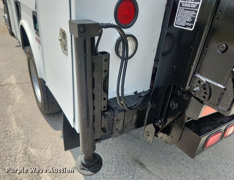 image for item OK9600 2007 Ford F450 Super Duty XL  utility / service truck