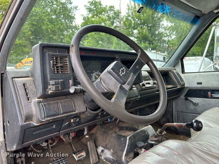 image for item OK9736 1993 Chevrolet C7  dump flatbed truck