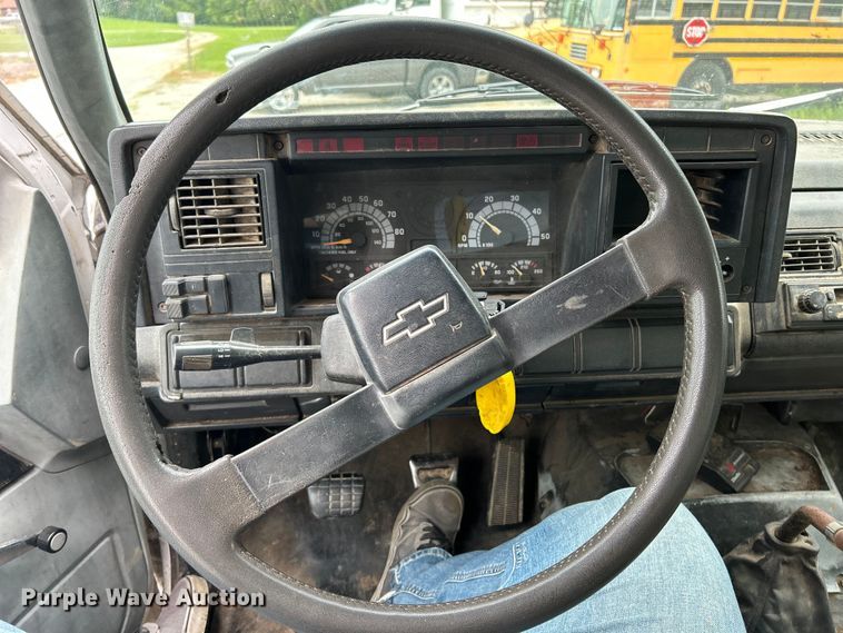 image for item OK9736 1993 Chevrolet C7  dump flatbed truck