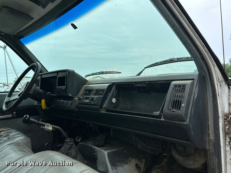 image for item OK9736 1993 Chevrolet C7  dump flatbed truck