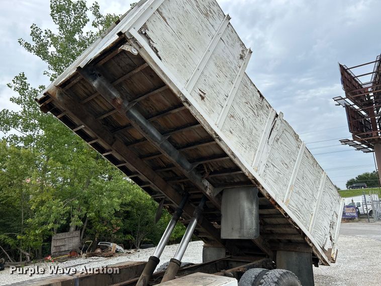 image for item OK9736 1993 Chevrolet C7  dump flatbed truck