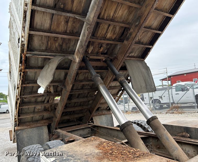 image for item OK9736 1993 Chevrolet C7  dump flatbed truck