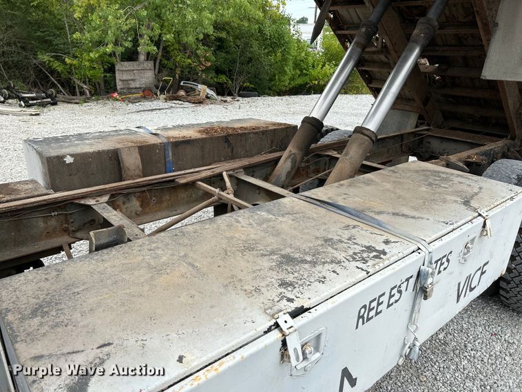 image for item OK9736 1993 Chevrolet C7  dump flatbed truck