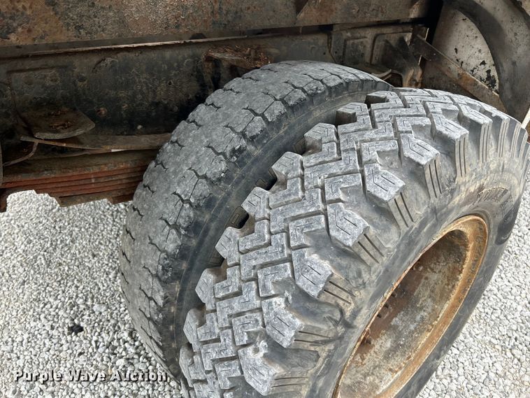 image for item OK9736 1993 Chevrolet C7  dump flatbed truck