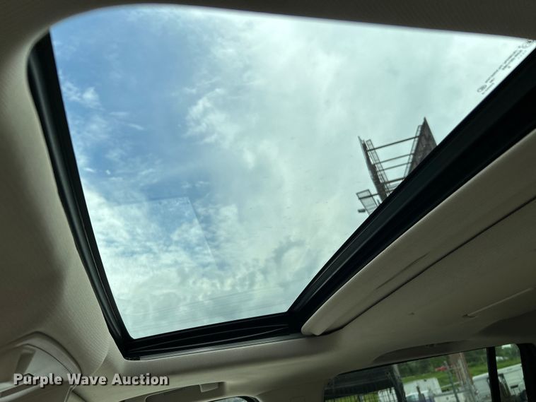 image for item OK9738 2016 GMC Yukon XL Denali  SUV