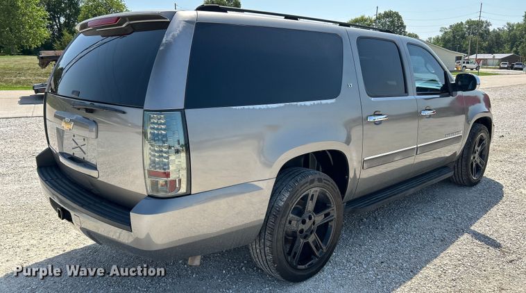 image for item OK9754 2007 Chevrolet Suburban LT  SUV
