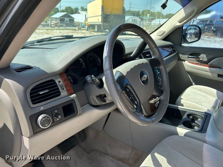 image for item OK9754 2007 Chevrolet Suburban LT  SUV