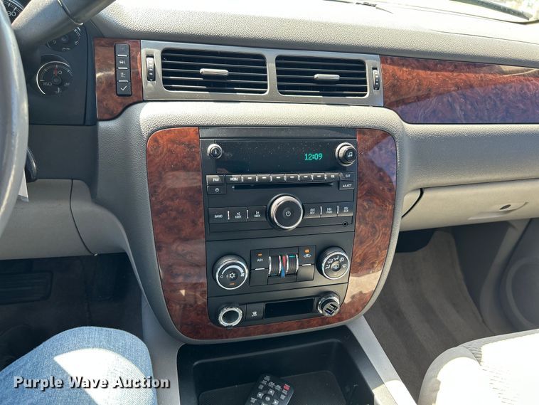 image for item OK9754 2007 Chevrolet Suburban LT  SUV