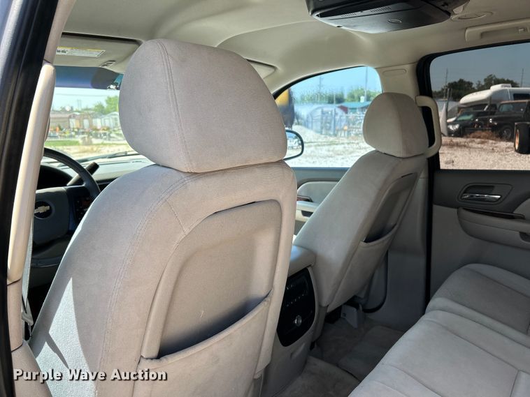 image for item OK9754 2007 Chevrolet Suburban LT  SUV