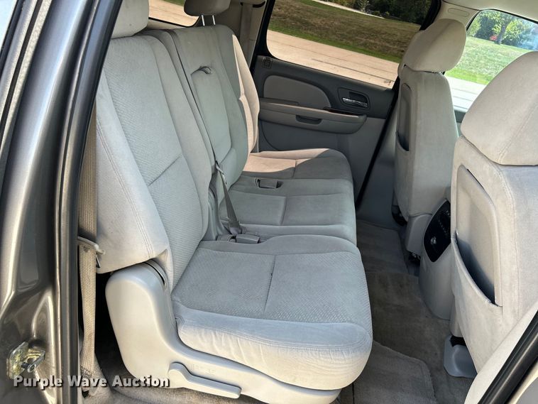 image for item OK9754 2007 Chevrolet Suburban LT  SUV