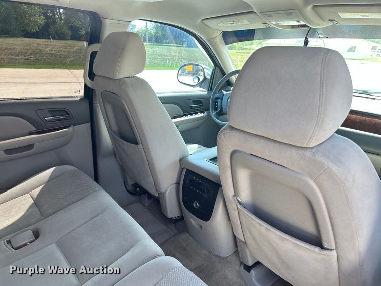 image for item OK9754 2007 Chevrolet Suburban LT  SUV