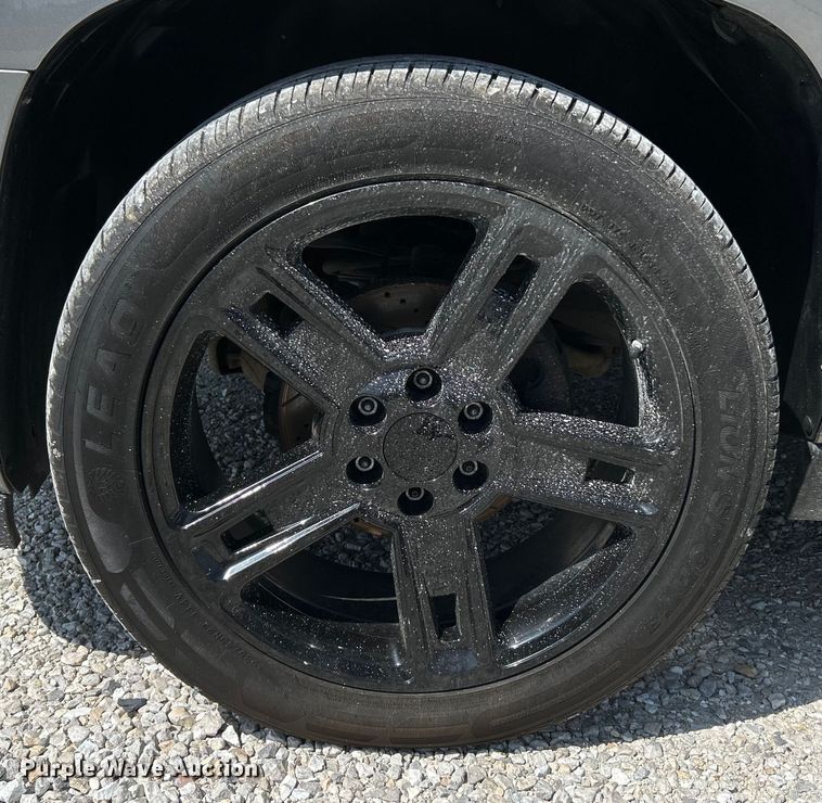 image for item OK9754 2007 Chevrolet Suburban LT  SUV