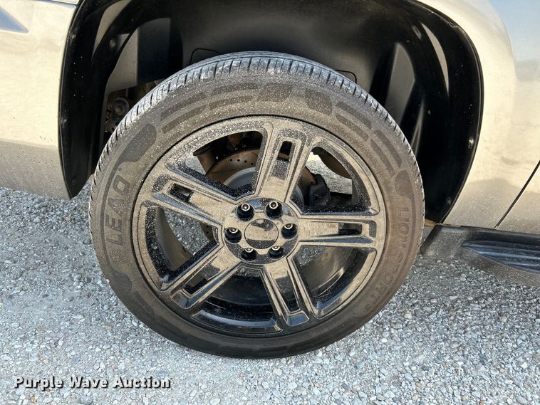 image for item OK9754 2007 Chevrolet Suburban LT  SUV