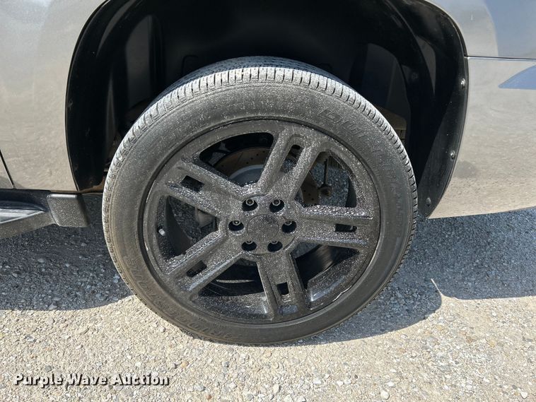 image for item OK9754 2007 Chevrolet Suburban LT  SUV