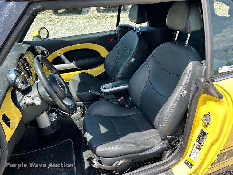 image for item OK9755 2006 Mini Cooper  convertible