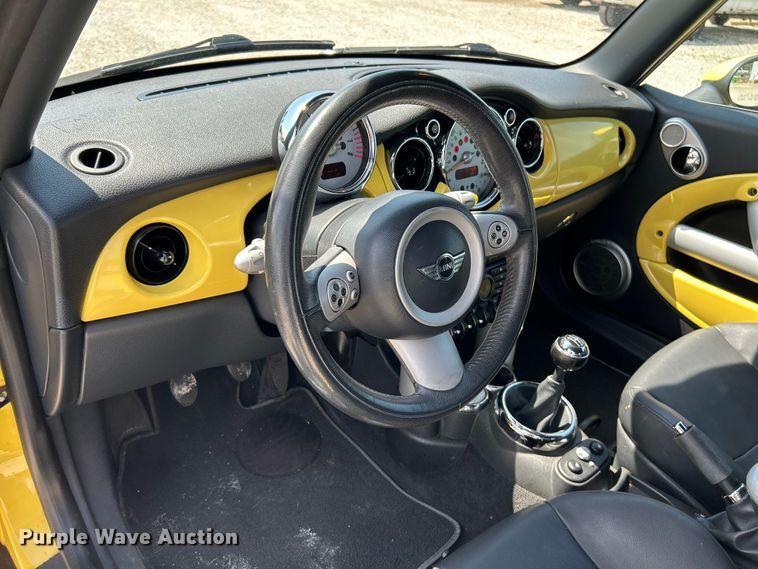 image for item OK9755 2006 Mini Cooper  convertible