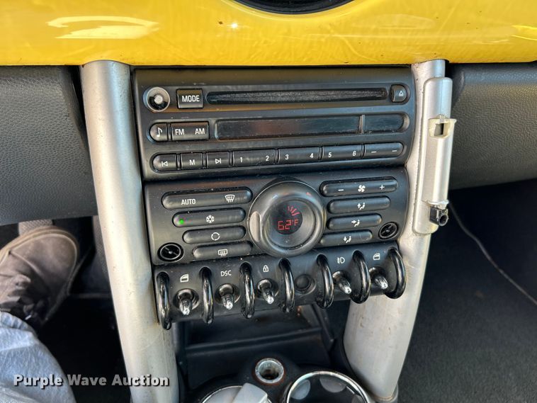 image for item OK9755 2006 Mini Cooper  convertible