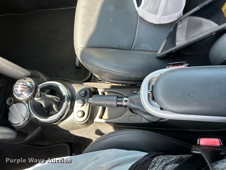 image for item OK9755 2006 Mini Cooper  convertible