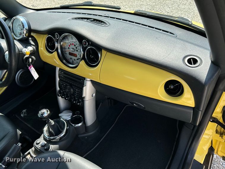 image for item OK9755 2006 Mini Cooper  convertible