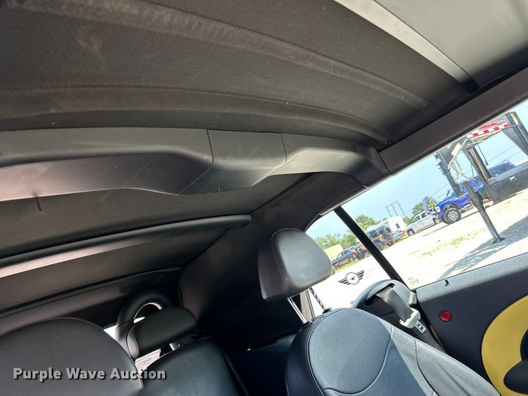 image for item OK9755 2006 Mini Cooper  convertible