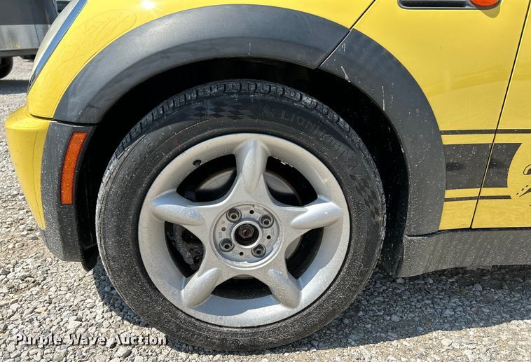 image for item OK9755 2006 Mini Cooper  convertible