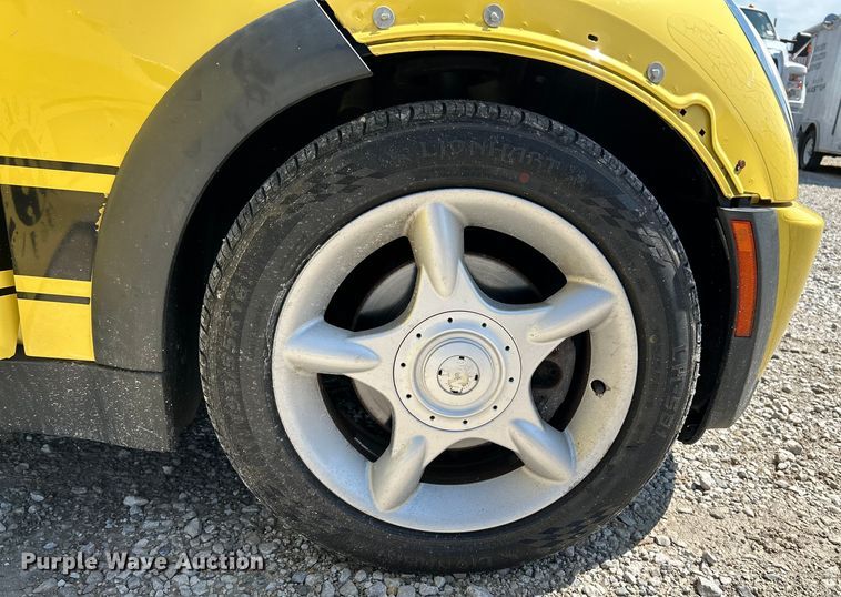 image for item OK9755 2006 Mini Cooper  convertible