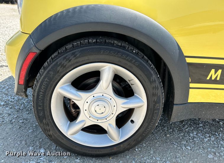 image for item OK9755 2006 Mini Cooper  convertible