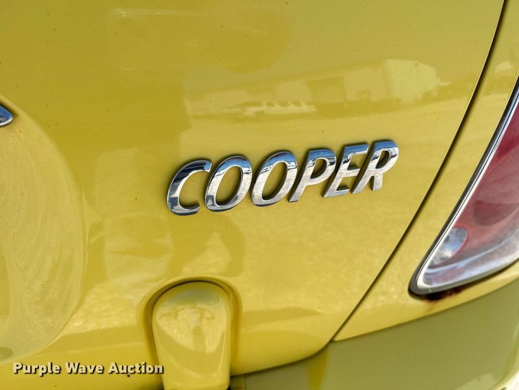 image for item OK9755 2006 Mini Cooper  convertible