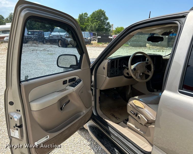 image for item OK9756 2003 GMC Yukon Denali  SUV