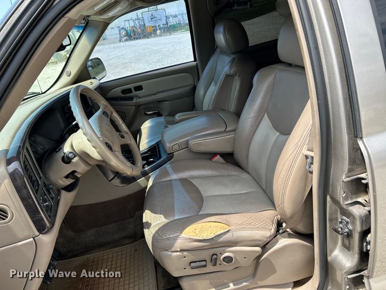 image for item OK9756 2003 GMC Yukon Denali  SUV